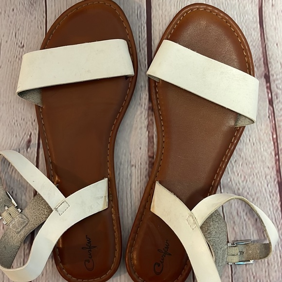 Womens Flat Sandals - Picture 7 of 9